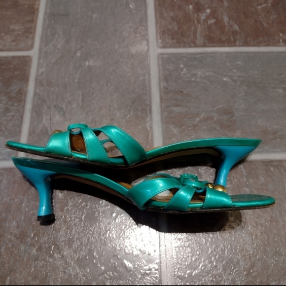 Stuart Weitzman rare Y2K metallic blue square toe kitten heel sandal size 7.5 - Picture 2 of 3